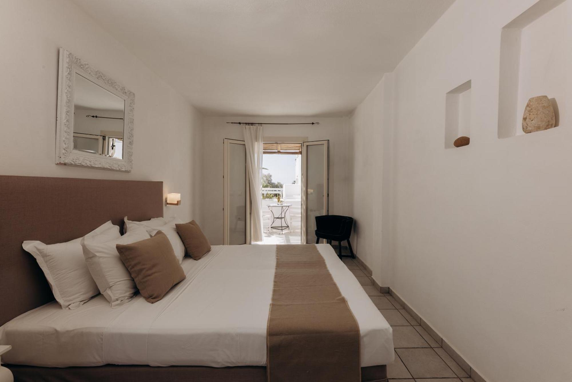 Medusa Beach Resort & Suites Plaka  Exterior photo